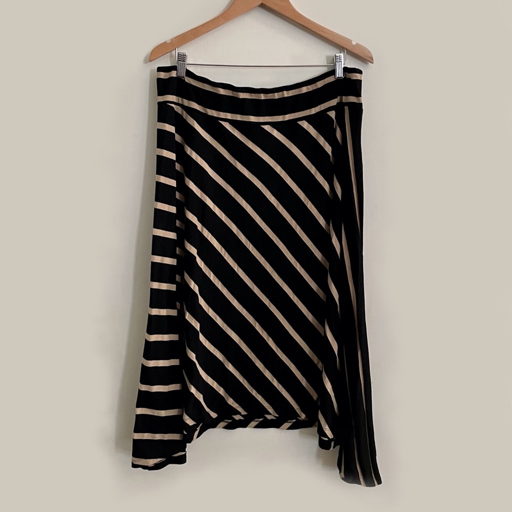 John Paul Richard Tan and Black Midi Skirt Size XL